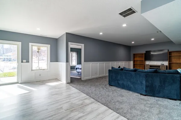 $1,250,000 | 120 Lane 270A Hamilton Lake, Hamilton, IN 46742