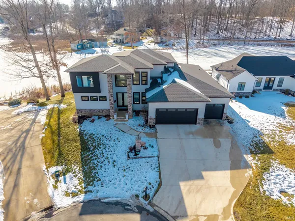 $1,250,000 | 120 Lane 270A Hamilton Lake, Hamilton, IN 46742