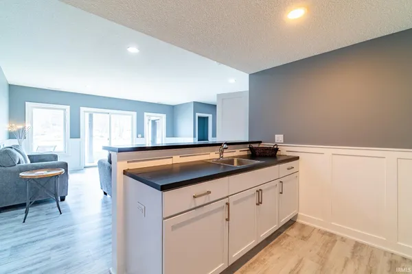 $1,250,000 | 120 Lane 270A Hamilton Lake, Hamilton, IN 46742