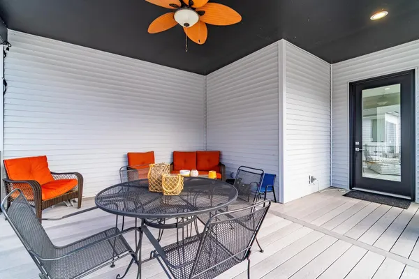 $1,250,000 | 120 Lane 270A Hamilton Lake, Hamilton, IN 46742