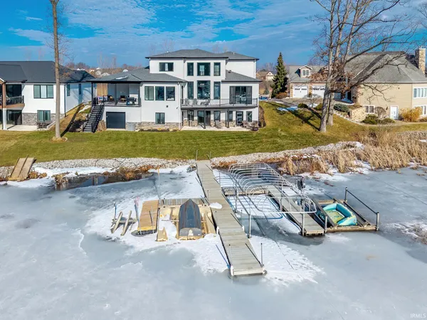 $1,250,000 | 120 Lane 270A Hamilton Lake, Hamilton, IN 46742