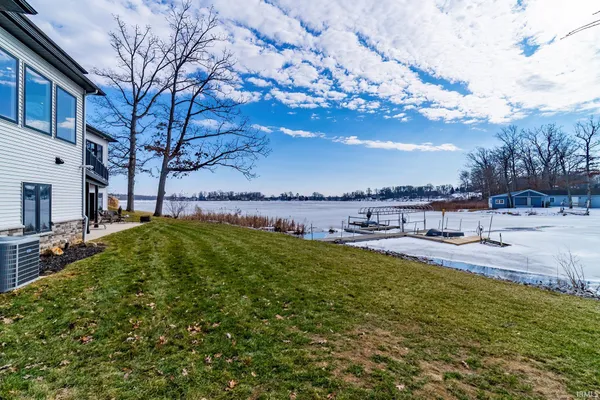 $1,250,000 | 120 Lane 270A Hamilton Lake, Hamilton, IN 46742