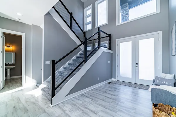 $1,250,000 | 120 Lane 270A Hamilton Lake, Hamilton, IN 46742