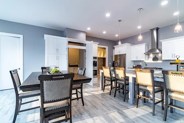 $1,250,000 | 120 Lane 270A Hamilton Lake, Hamilton, IN 46742