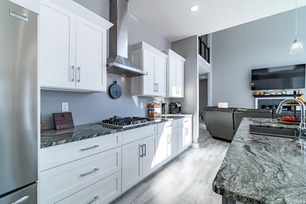 $1,250,000 | 120 Lane 270A Hamilton Lake, Hamilton, IN 46742