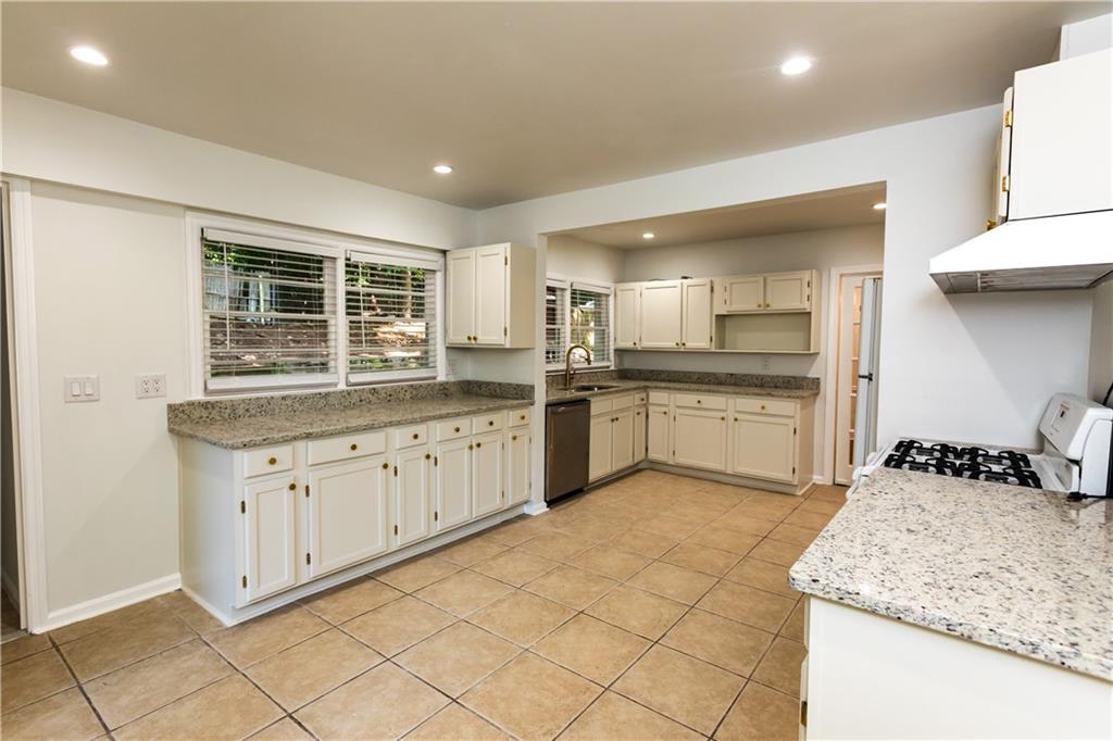 1392 Lively Ridge Road Northeast Atlanta, GA 30329 - Photo 28 of 41