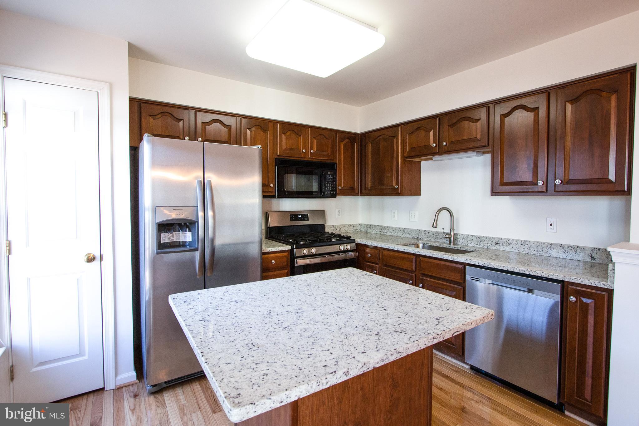 6401 Lureta Ann Lane Springfield, VA 22150 - Photo 12 of 28