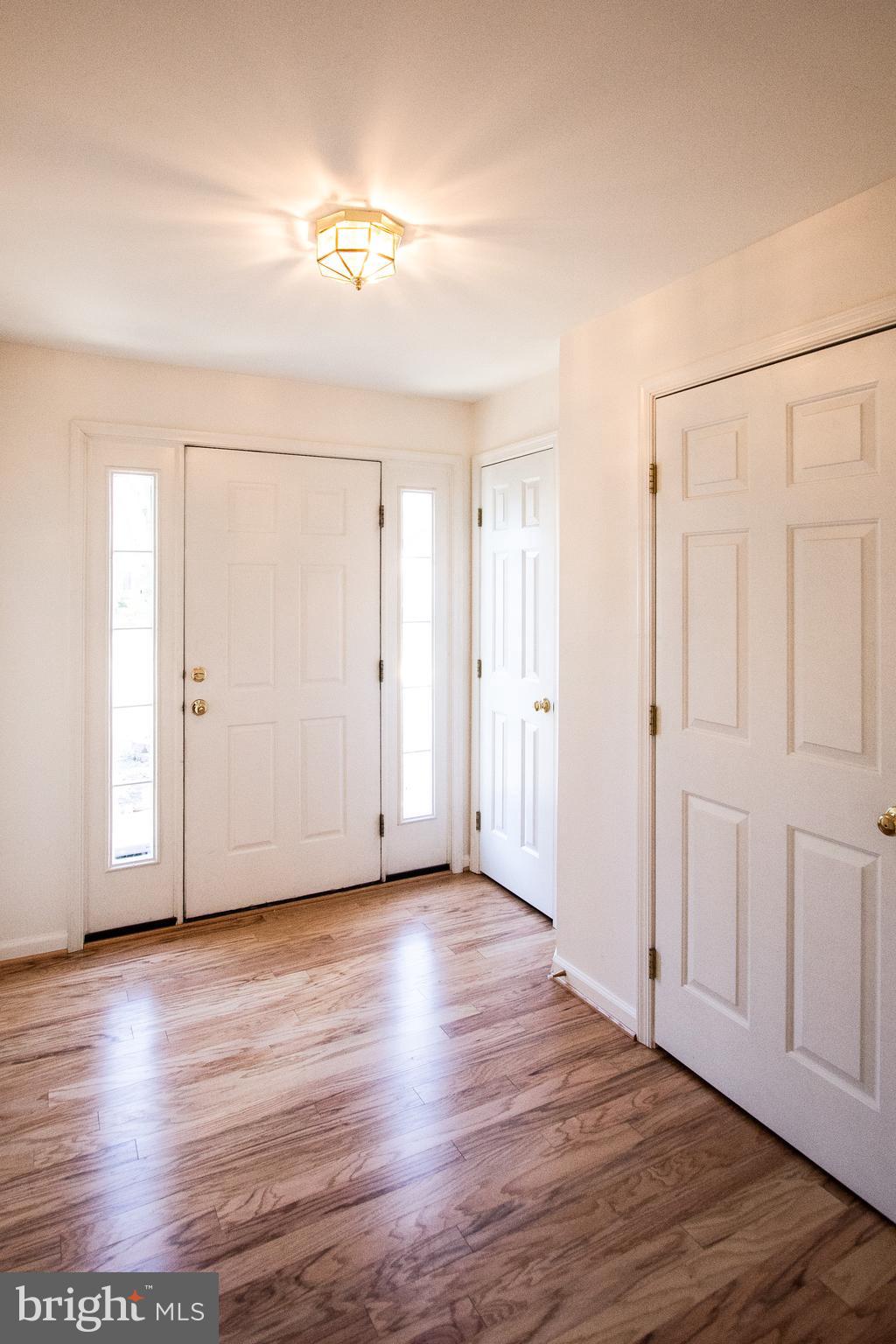 6401 Lureta Ann Lane Springfield, VA 22150 - Photo 3 of 28