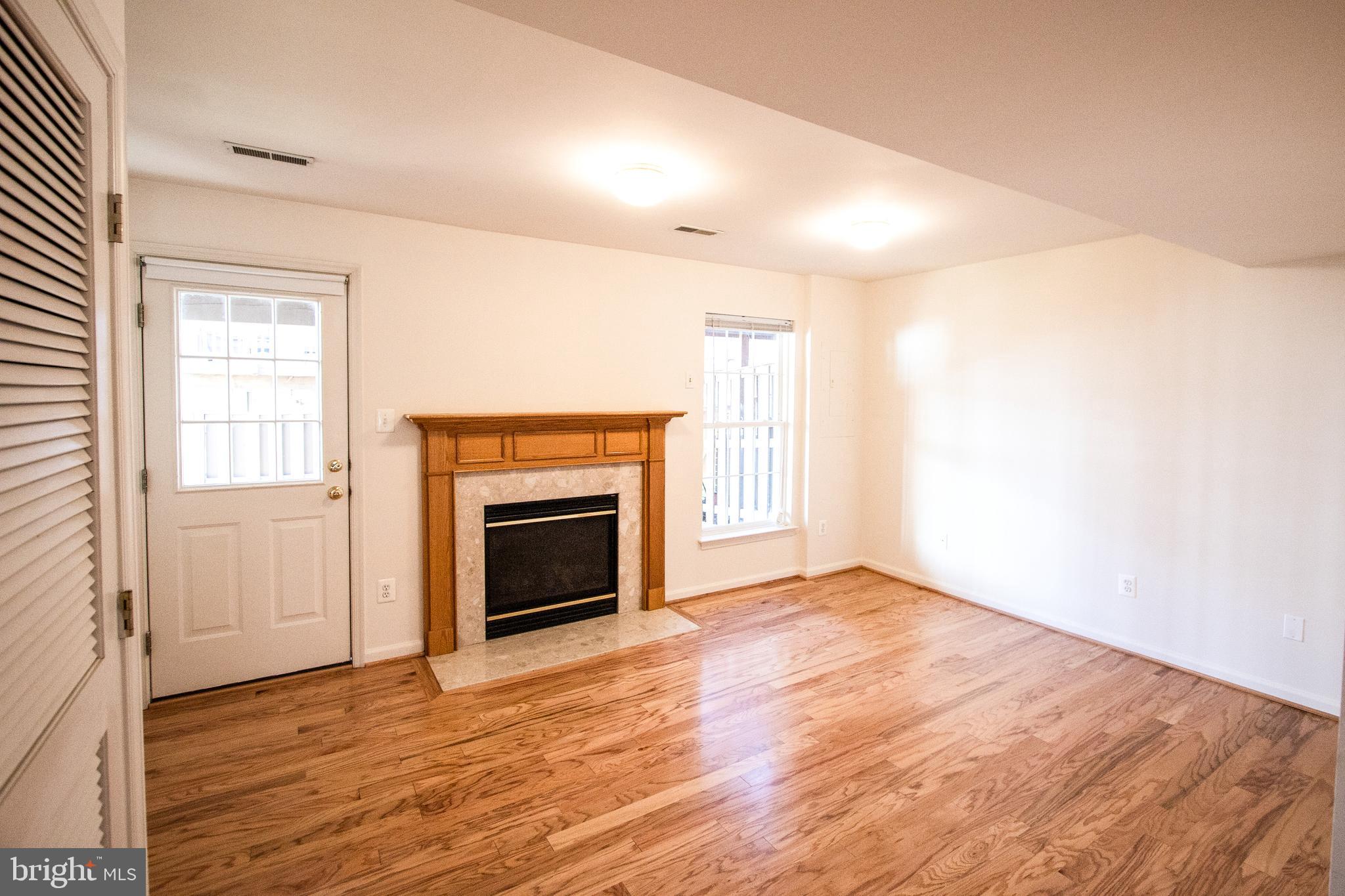 6401 Lureta Ann Lane Springfield, VA 22150 - Photo 4 of 28