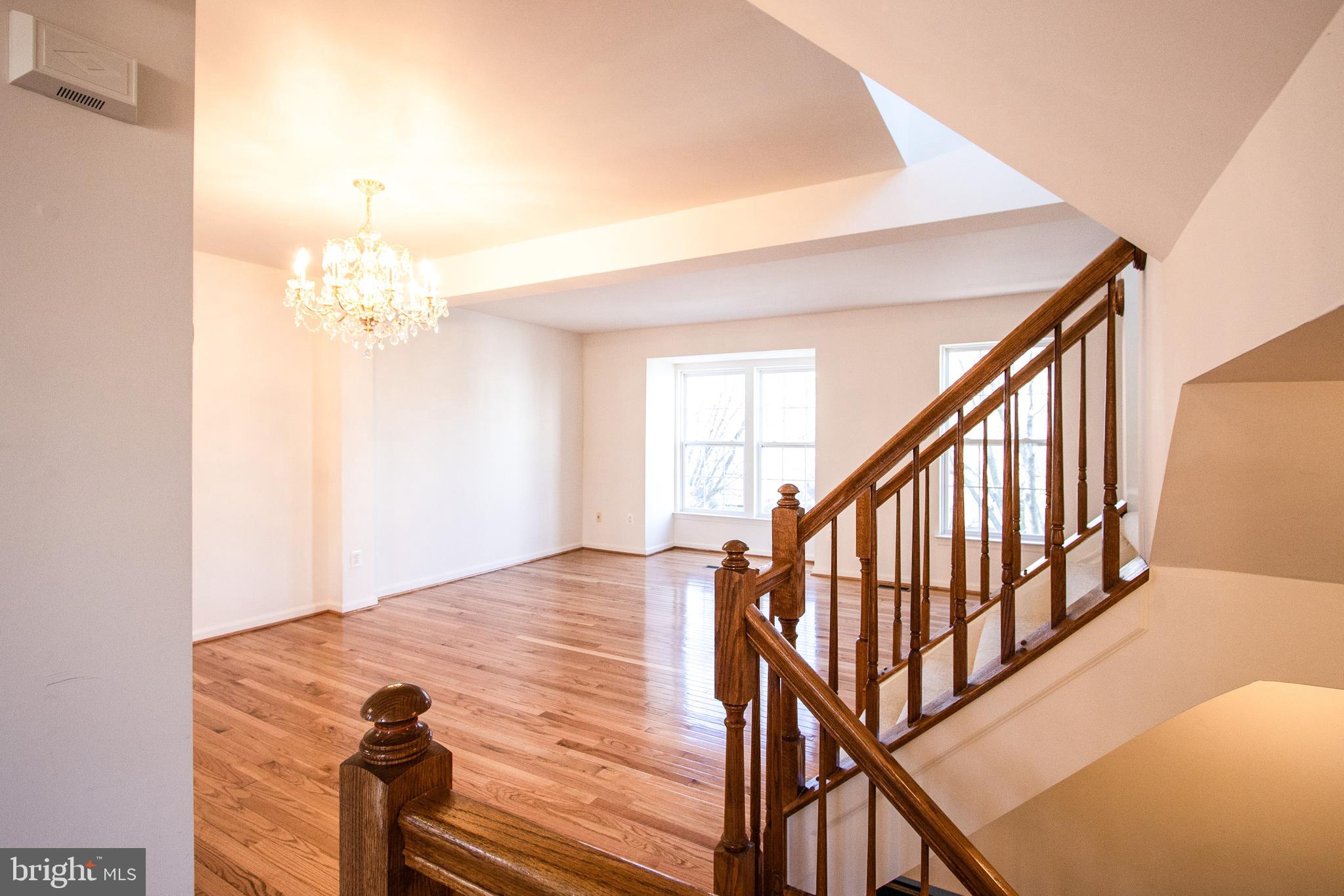 6401 Lureta Ann Lane Springfield, VA 22150 - Photo 7 of 28