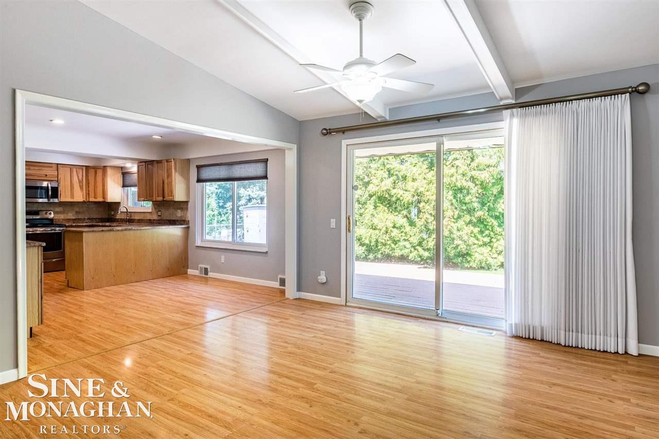 988 Canterbury Road Grosse Pointe Woods, MI 48236 - Photo 7 of 25