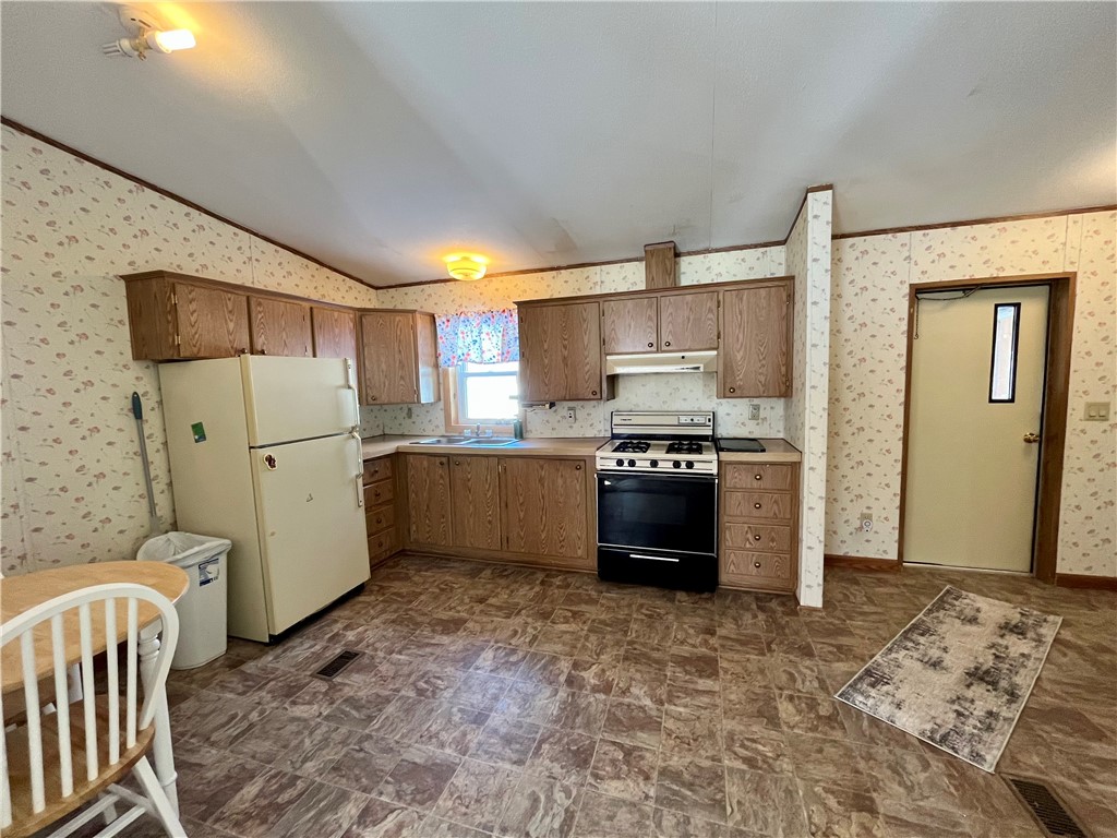 9207 Wayne Center Road Rose, NY 14489 - Photo 14 of 24