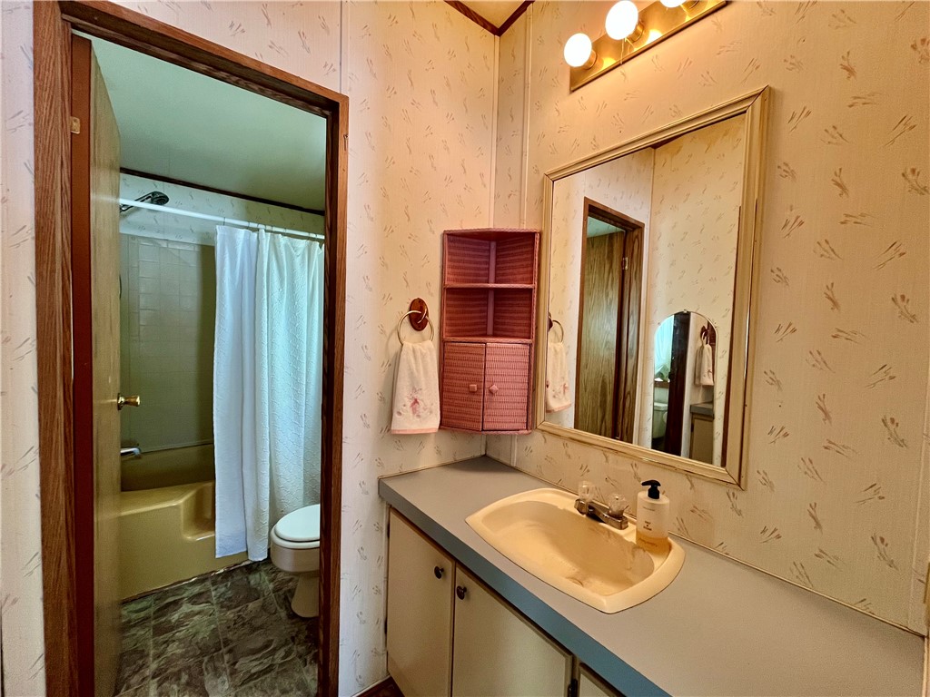 9207 Wayne Center Road Rose, NY 14489 - Photo 20 of 24 1st floor primary bathroom