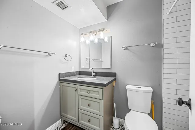 $2,250 | 5945 East Thomas Road, Scottsdale, AZ 85251