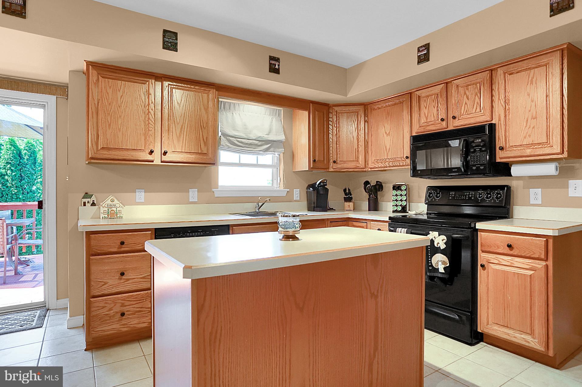 500 Augusta Drive West Sinking Spring, PA 19608 - Photo 12 of 32 Kitchen