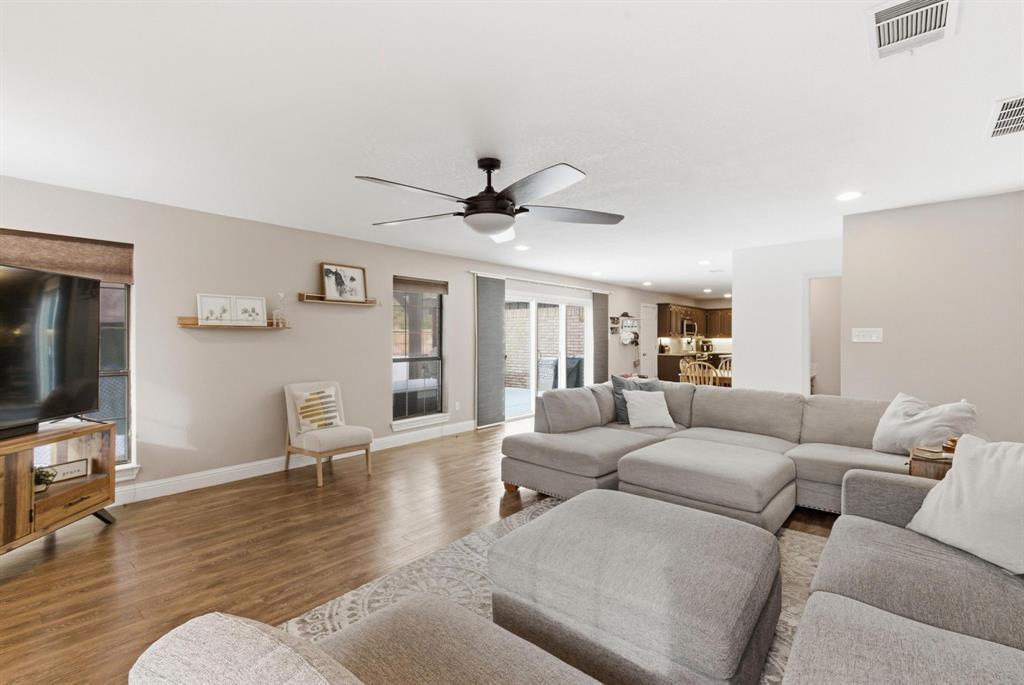 1936 Spinnaker Lane Azle, TX 76020 - Photo 11 of 31