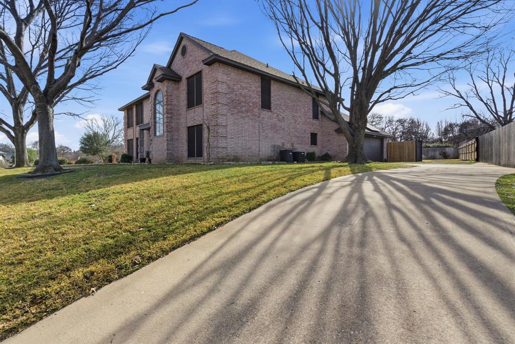 1936 Spinnaker Lane Azle, TX 76020 - Photo 2 of 31