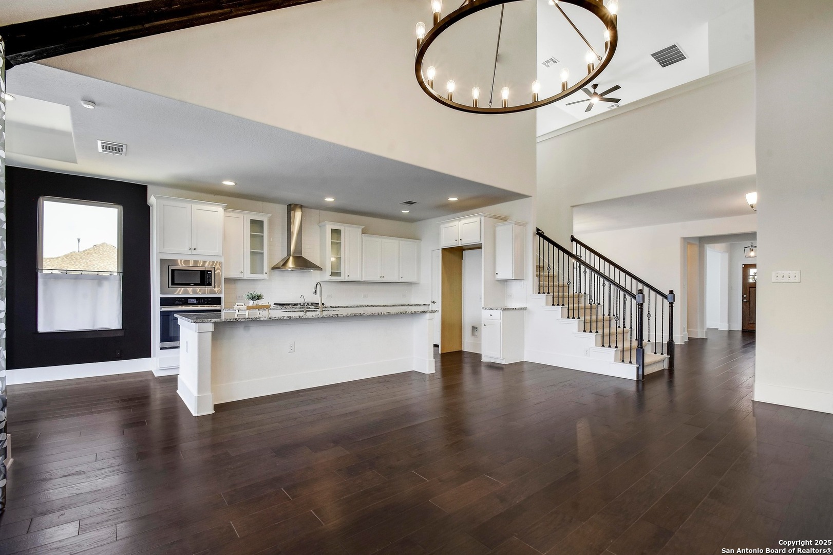 216 Kilmarnock Boerne, TX 78015 - Photo 5 of 35