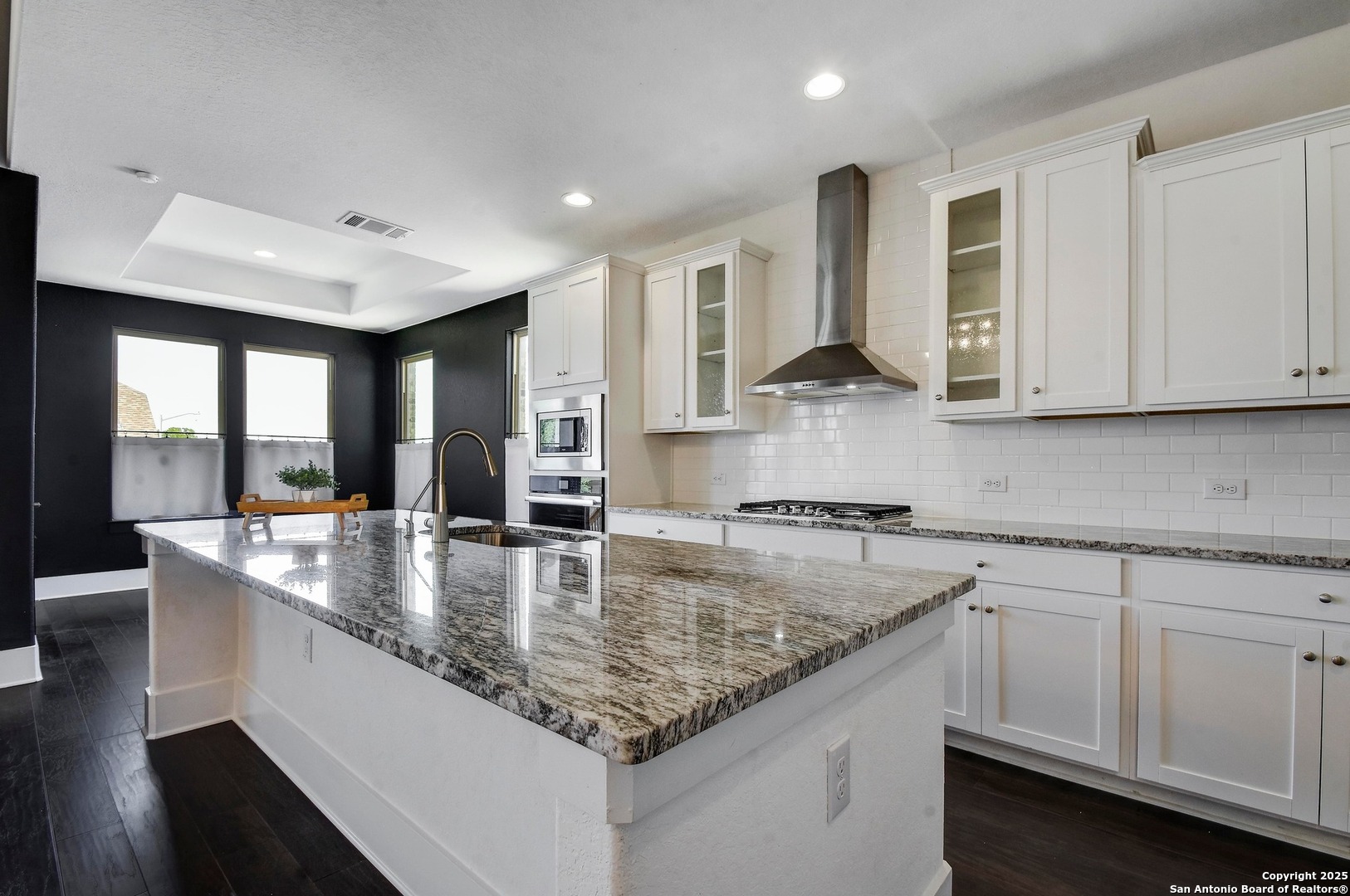 216 Kilmarnock Boerne, TX 78015 - Photo 8 of 35