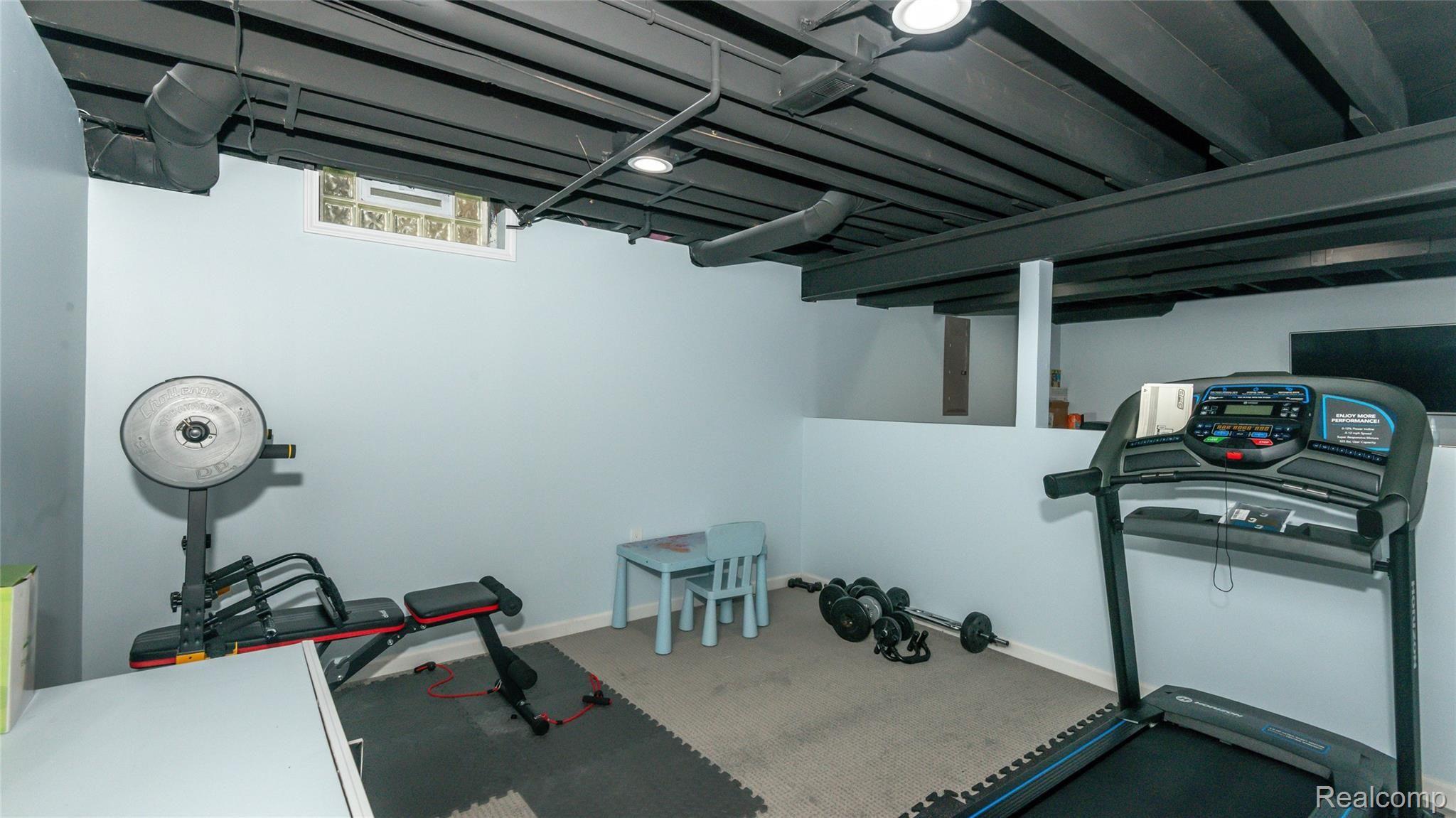 45180 Hanford Road Canton, MI 48187 - Photo 44 of 50 Basement workout area