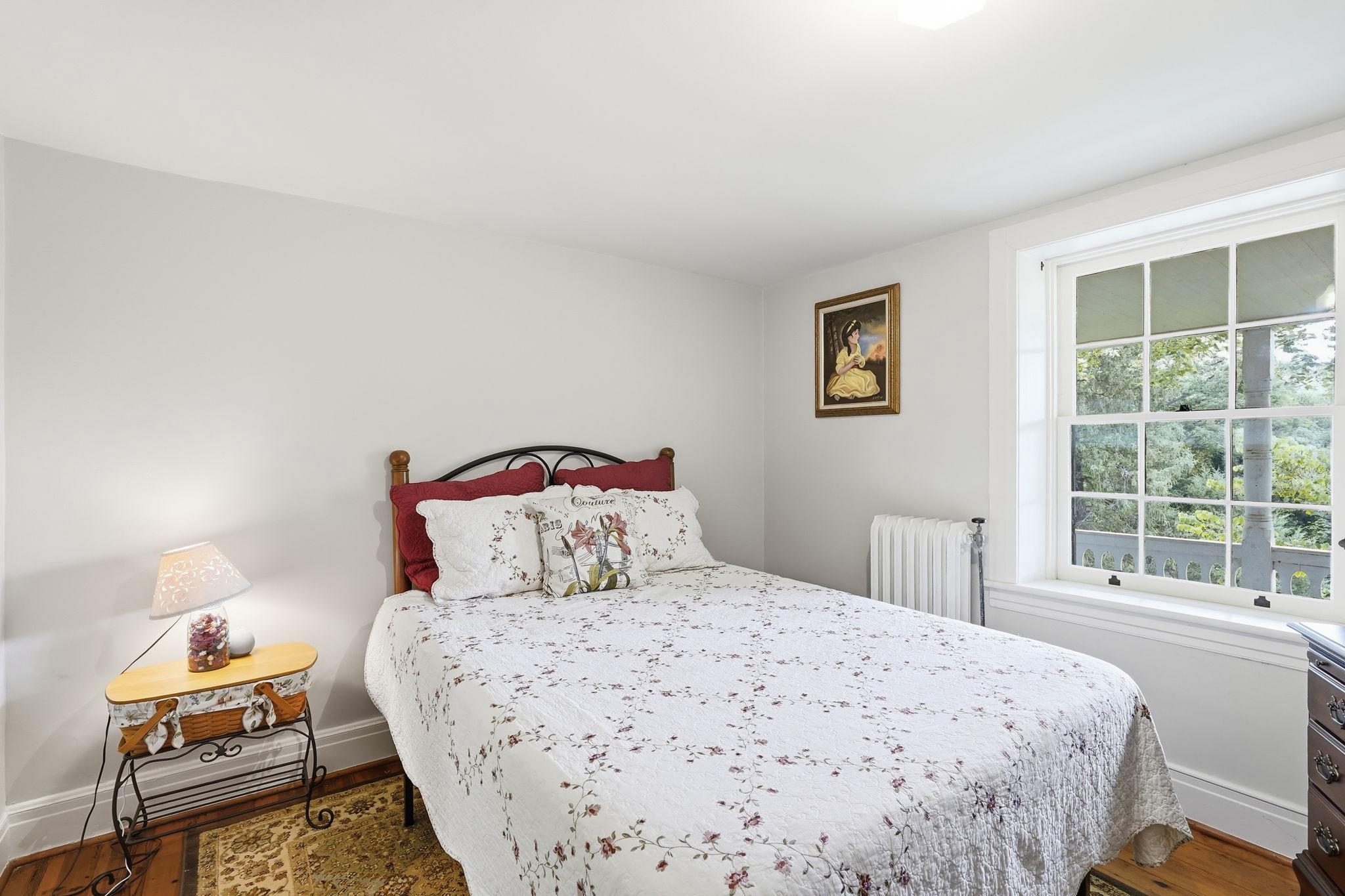 38863 Ridge Court Hamilton, VA 20158 - Photo 43 of 90 Upper Level Bedroom