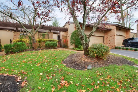 $1,625,000 | 29 Woodland Drive, Roslyn, NY 11576