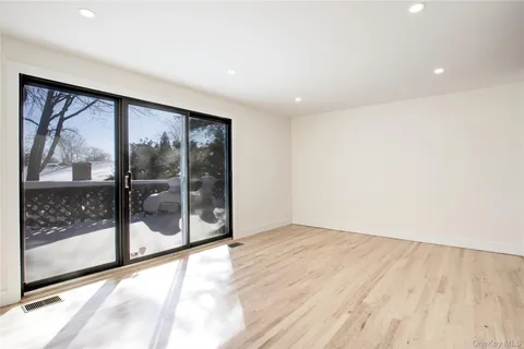 $1,625,000 | 29 Woodland Drive, Roslyn, NY 11576