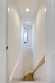 $1,625,000 | 29 Woodland Drive, Roslyn, NY 11576