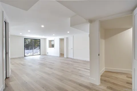 $1,625,000 | 29 Woodland Drive, Roslyn, NY 11576