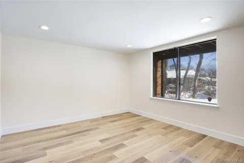 $1,625,000 | 29 Woodland Drive, Roslyn, NY 11576