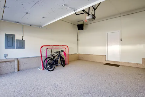 $1,625,000 | 29 Woodland Drive, Roslyn, NY 11576