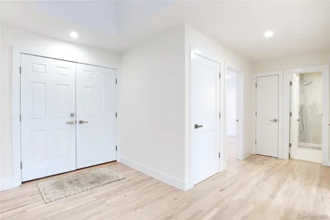 $1,625,000 | 29 Woodland Drive, Roslyn, NY 11576