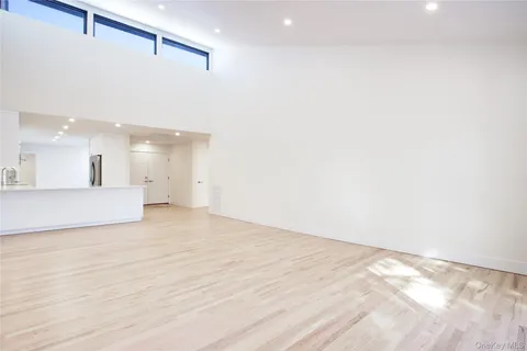 $1,625,000 | 29 Woodland Drive, Roslyn, NY 11576