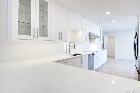 $1,625,000 | 29 Woodland Drive, Roslyn, NY 11576