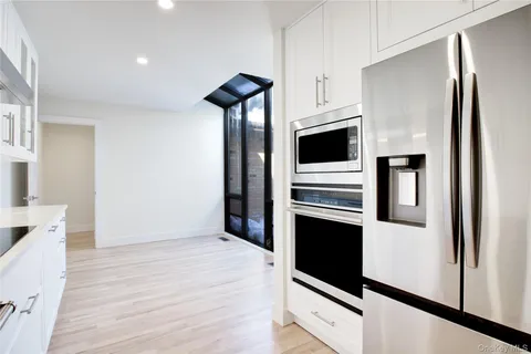 $1,625,000 | 29 Woodland Drive, Roslyn, NY 11576