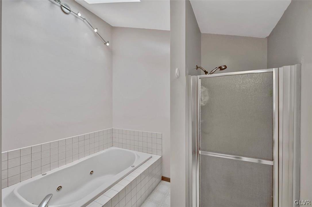 104 Elgin Way Bushkill, PA 18324 - Photo 32 of 50