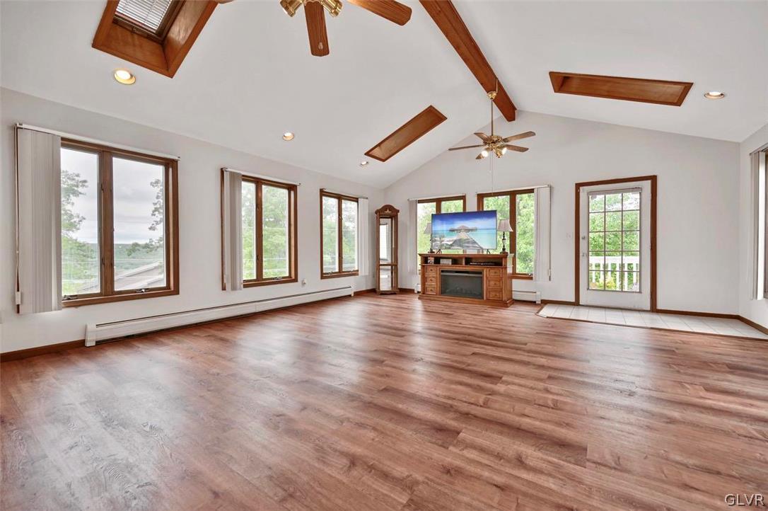 104 Elgin Way Bushkill, PA 18324 - Photo 4 of 50