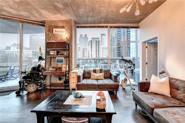 $2,750 | 400 West Peachtree Street Northwest, Unit 711, Atlanta, GA 30308