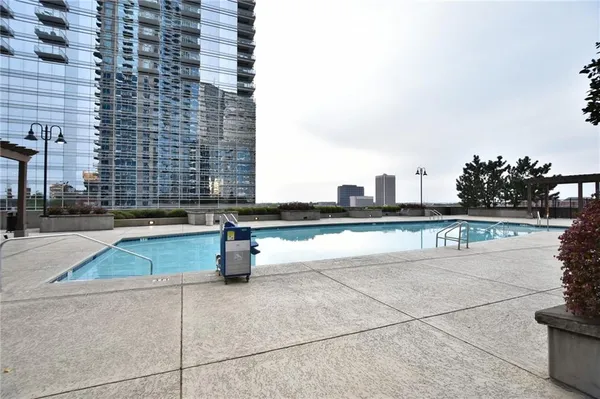 $2,750 | 400 West Peachtree Street Northwest, Unit 711, Atlanta, GA 30308