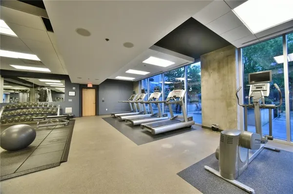 $2,750 | 400 West Peachtree Street Northwest, Unit 711, Atlanta, GA 30308