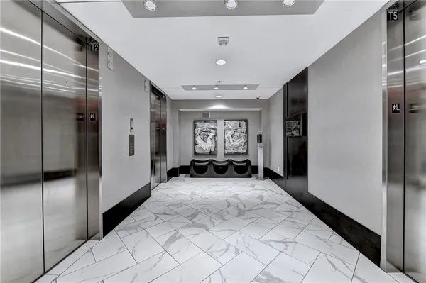 $2,750 | 400 West Peachtree Street Northwest, Unit 711, Atlanta, GA 30308
