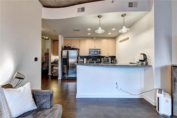 $2,750 | 400 West Peachtree Street Northwest, Unit 711, Atlanta, GA 30308