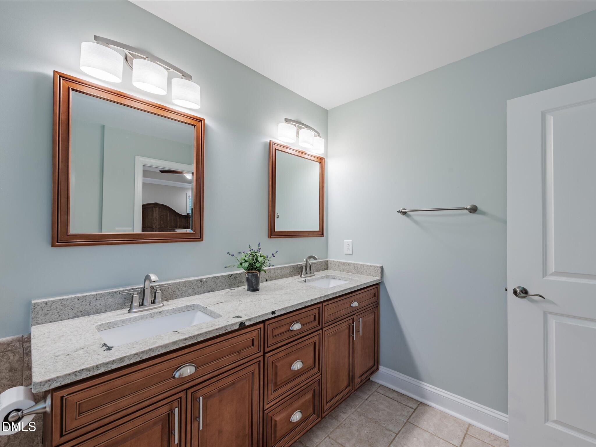 4532 Johnson Pond Road Apex, NC 27539 - Photo 28 of 50 28-Primary Bath
