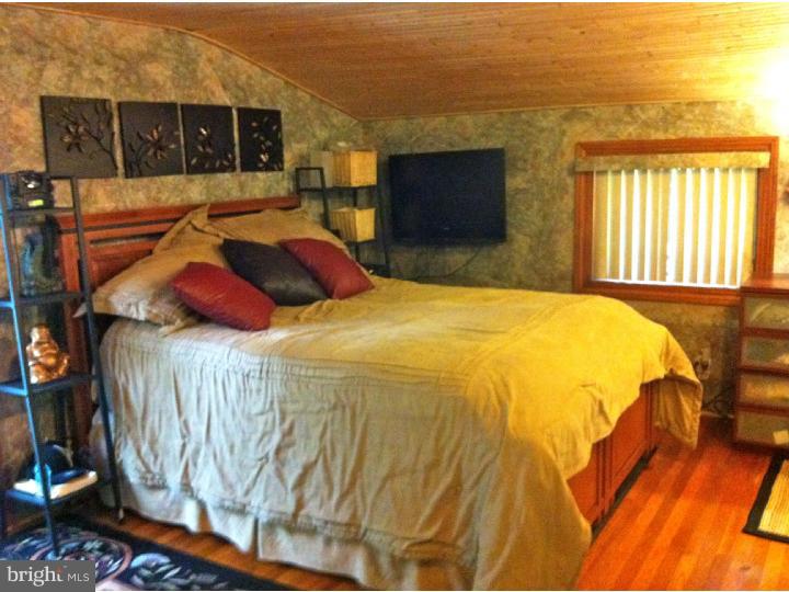 1173 County Line Road Huntingdon Valley, PA 19006 - Photo 10 of 20 Bedroom - Main