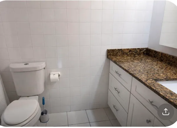 $2,200 | 1523 East Hillsboro Boulevard, Unit 335, Deerfield Beach, FL 33441