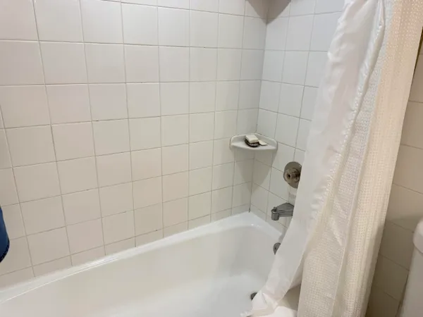 $2,200 | 1523 East Hillsboro Boulevard, Unit 335, Deerfield Beach, FL 33441