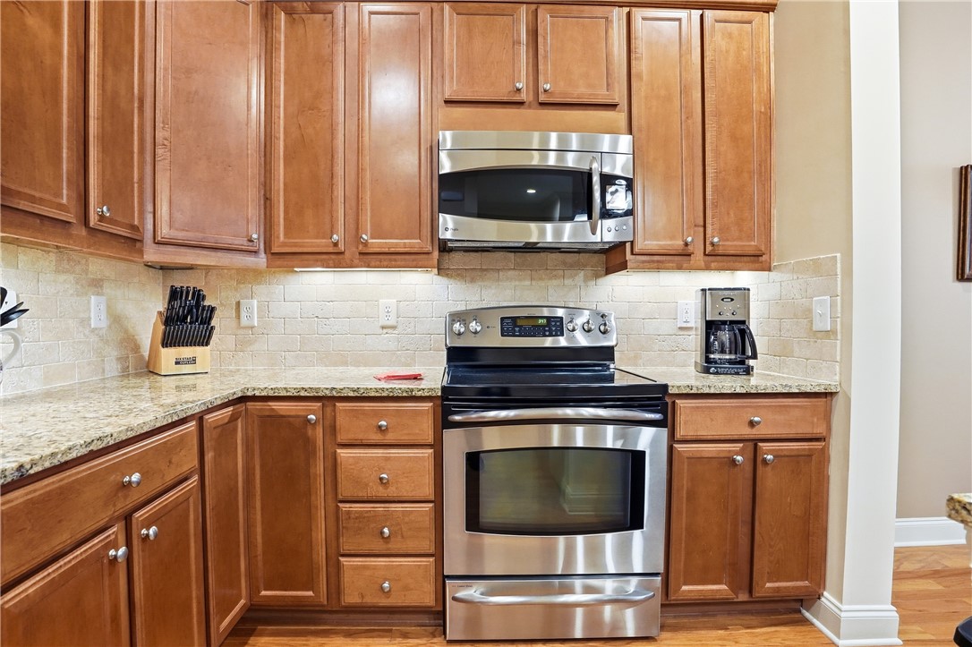 1207 Grand View Dr Street St. Simons Island, GA 31522 - Photo 5 of 31 Stainless Appliances