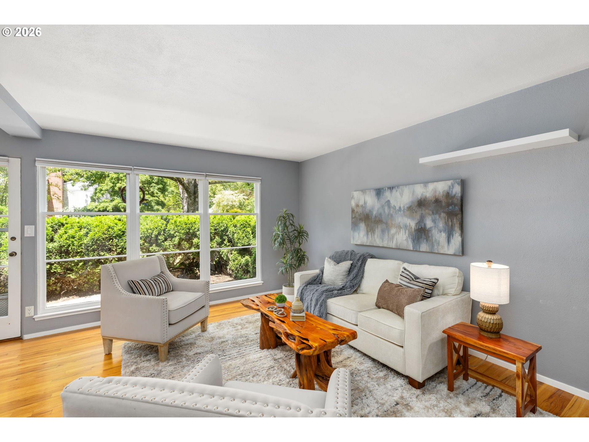 6811 Northeast Broadway Portland, OR 97213 - Photo 5 of 23 Living Room