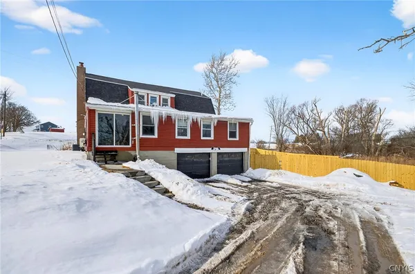 $299,900 | 3360 Slate Hill Road, Marcellus, NY 13108