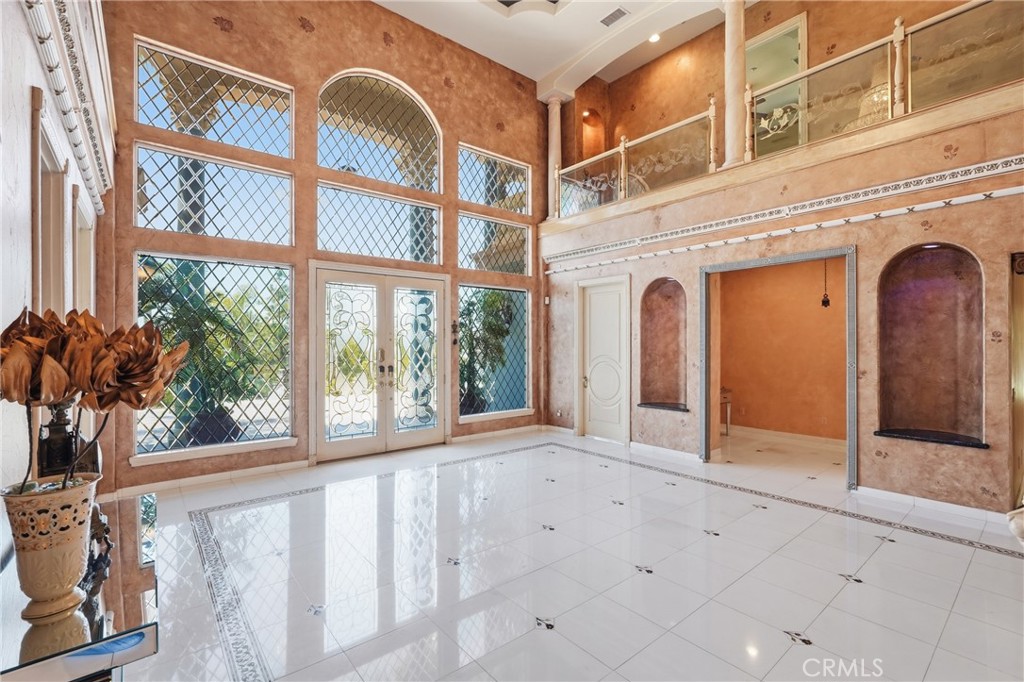 7252 Boice Lane Riverside, CA 92506 - Photo 17 of 59 Grand Foyer